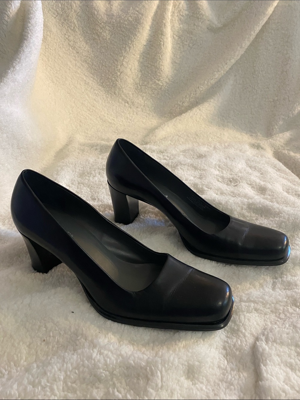 Franco Sarto Black Square-Toe Mid Block Heels